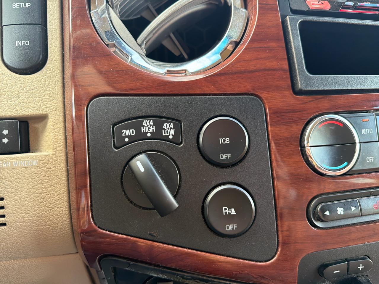 Ford Super Duty F-250 SRW 4WD Crew Cab 156" King Ranch 2009