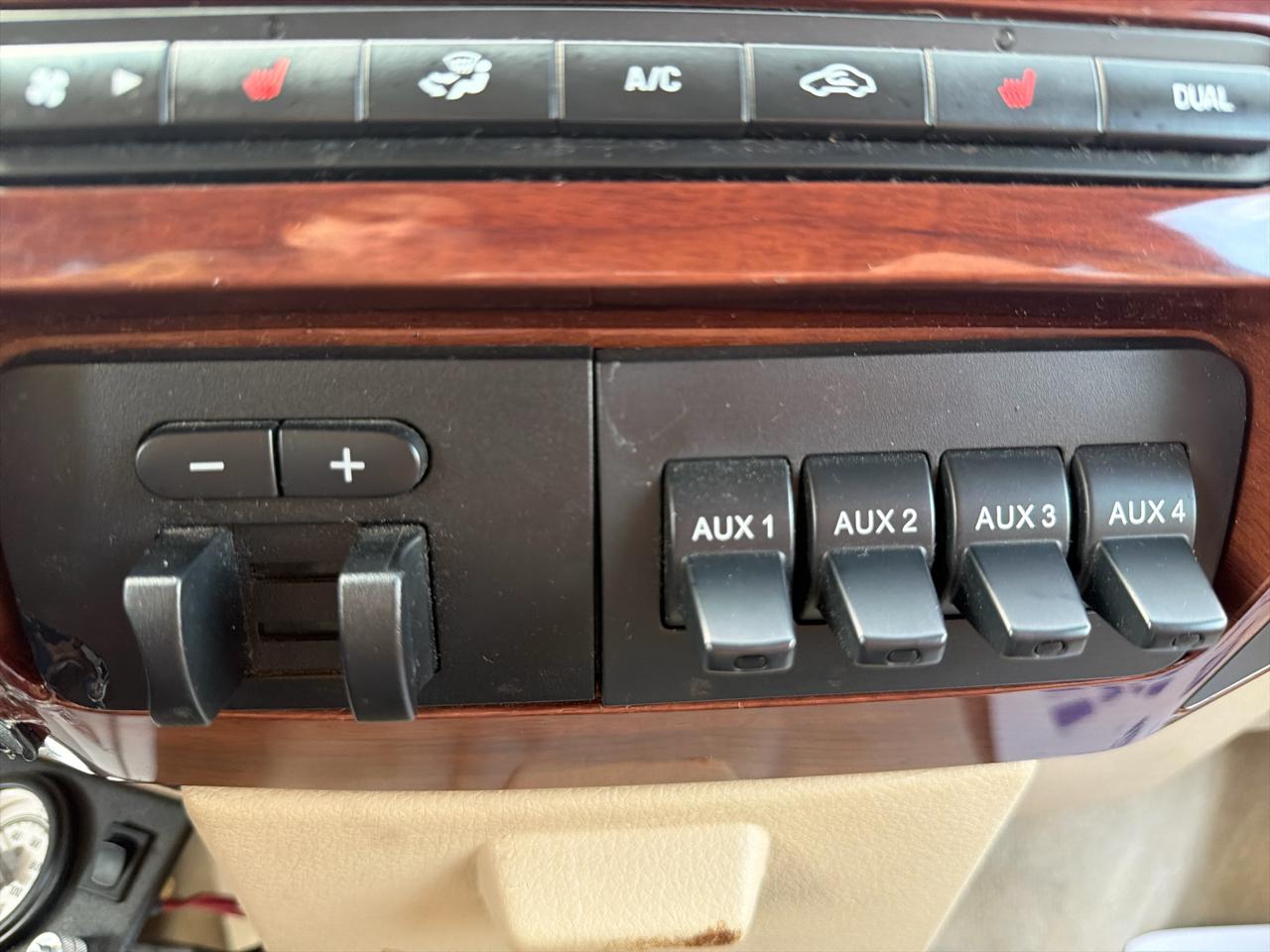 Ford Super Duty F-250 SRW 4WD Crew Cab 156" King Ranch 2009