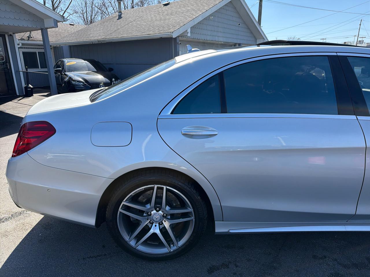 Mercedes-Benz S-Class 4dr Sdn S 550 4MATIC 2015