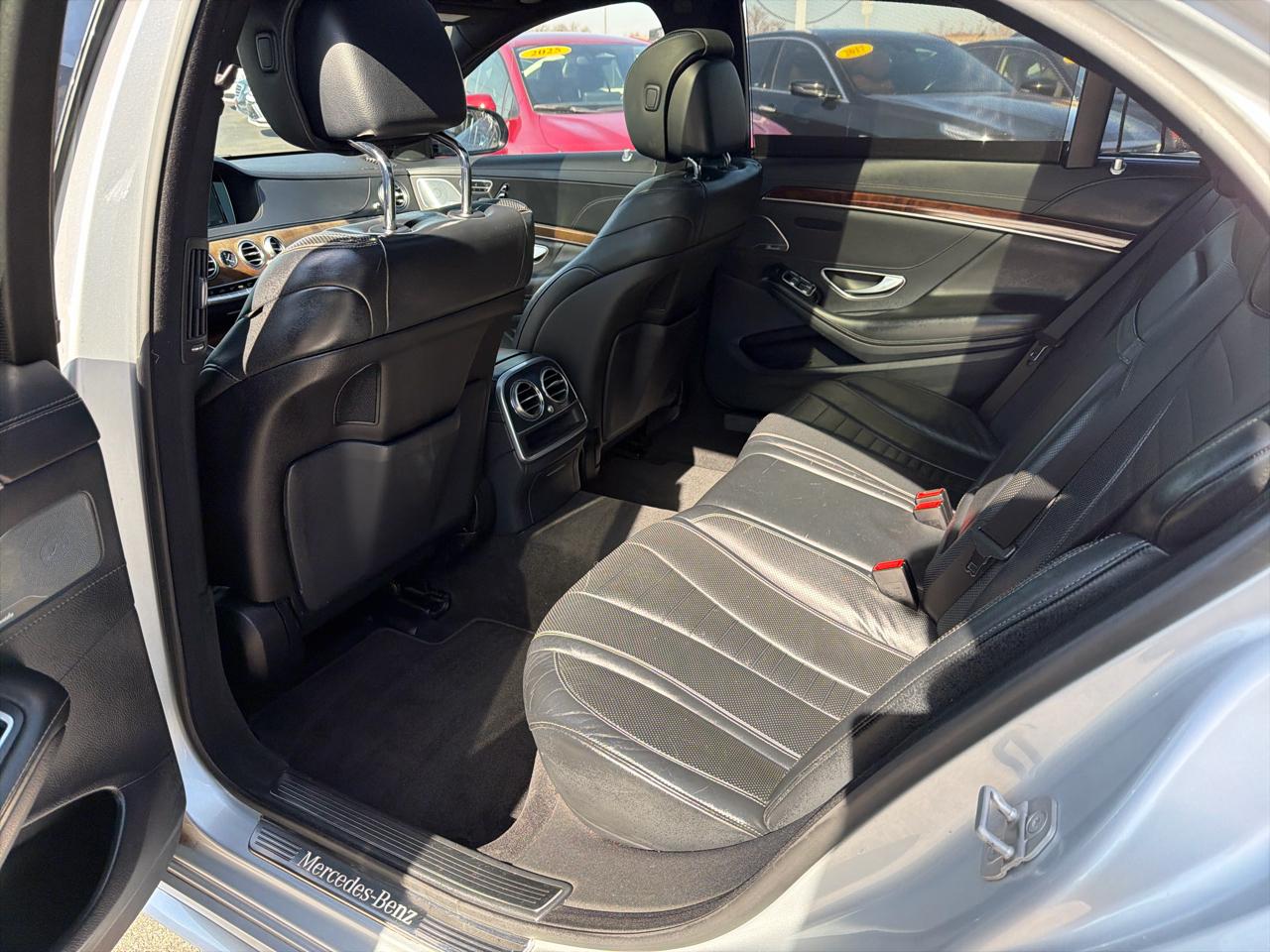 Mercedes-Benz S-Class 4dr Sdn S 550 4MATIC 2015