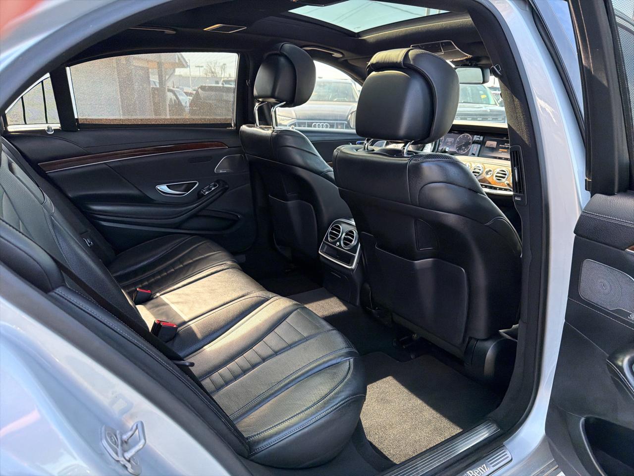 Mercedes-Benz S-Class 4dr Sdn S 550 4MATIC 2015