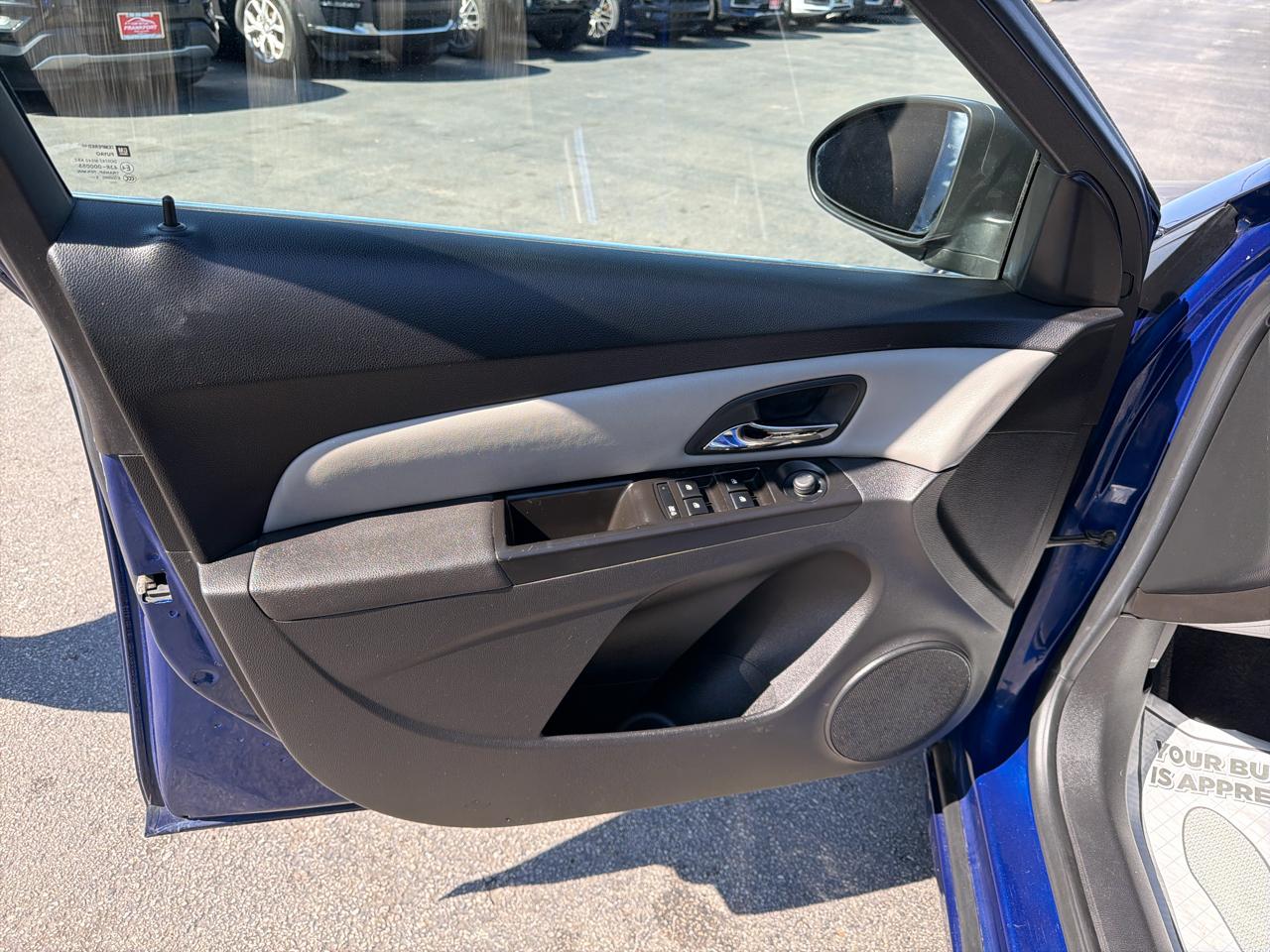 Chevrolet Cruze 4dr Sdn LS 2012