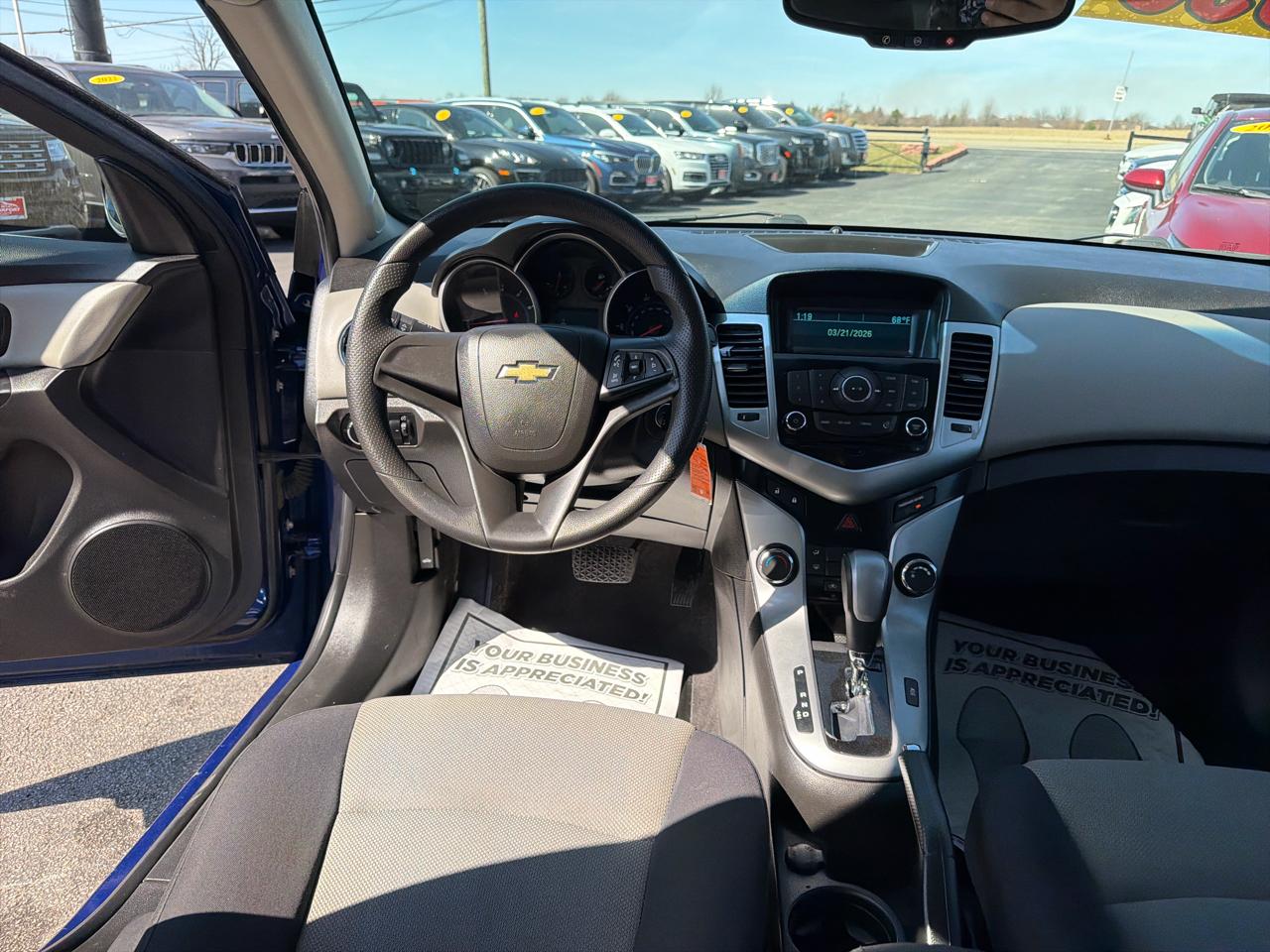 Chevrolet Cruze 4dr Sdn LS 2012
