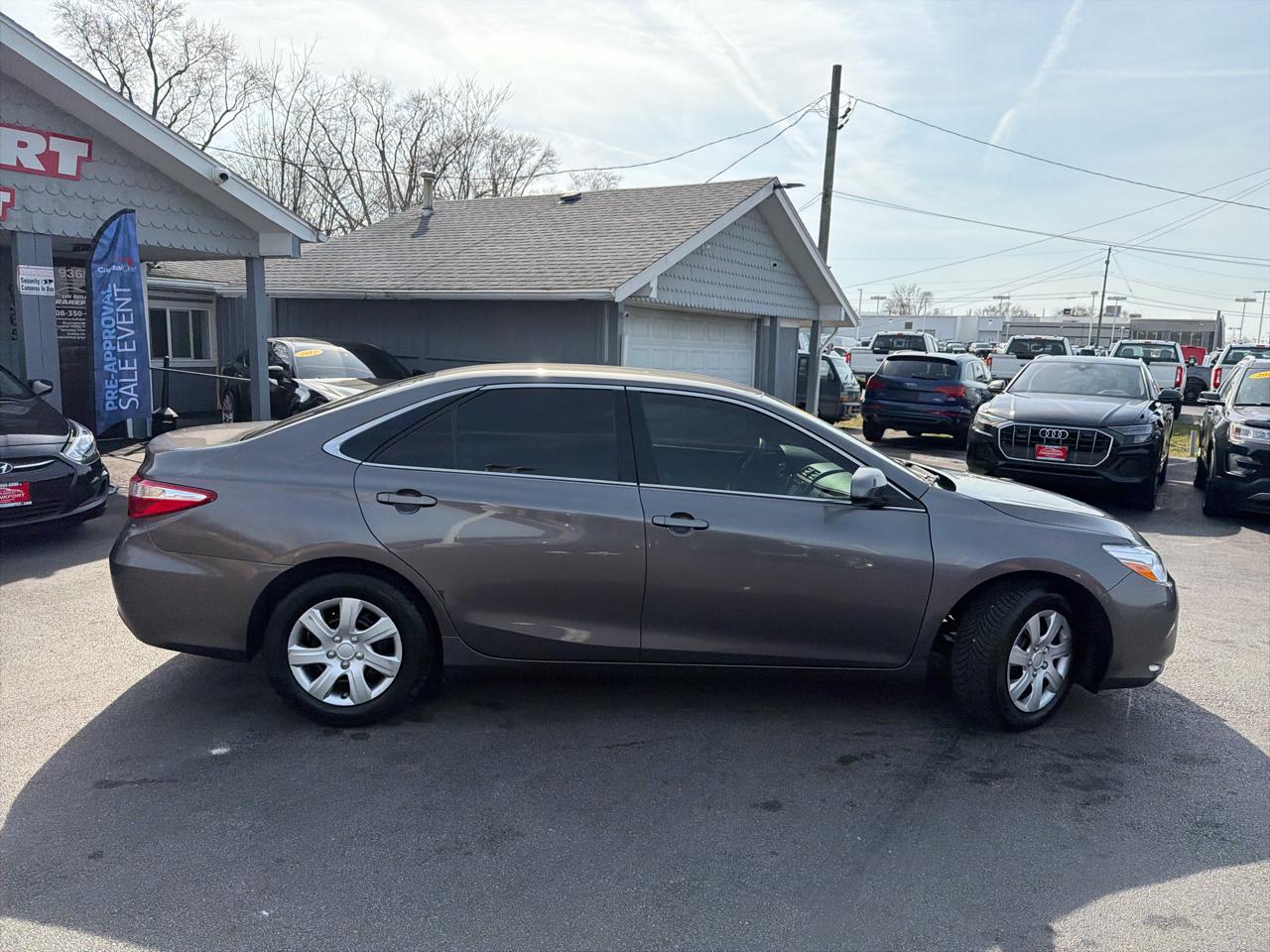 Toyota Camry 4dr Sdn I4 Auto XLE (Natl) 2015