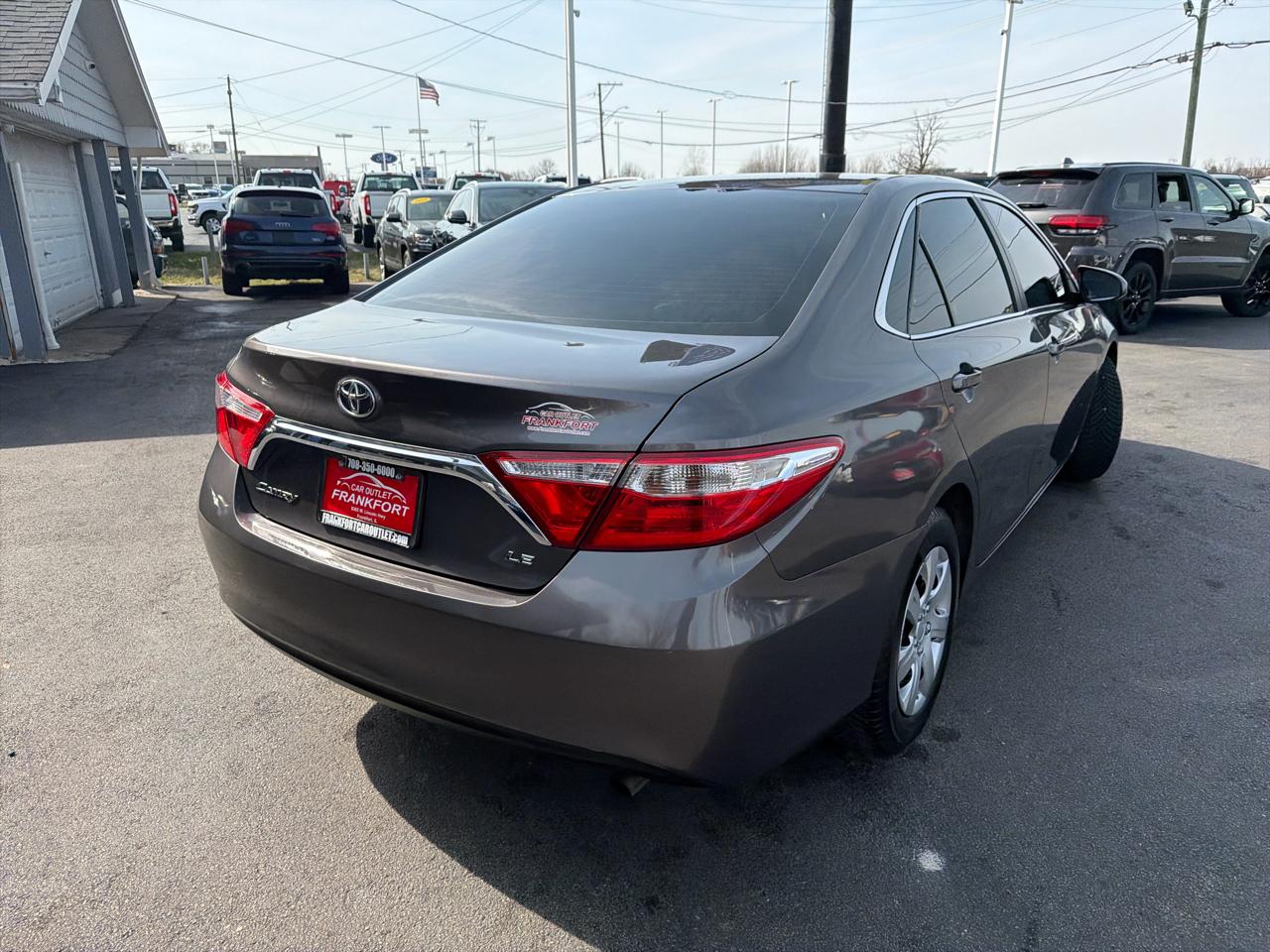 Toyota Camry 4dr Sdn I4 Auto XLE (Natl) 2015