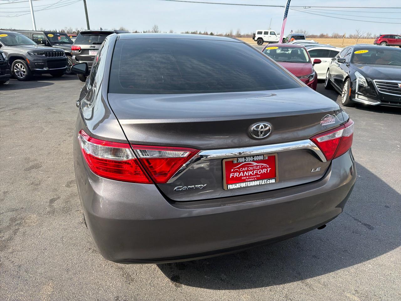 Toyota Camry 4dr Sdn I4 Auto XLE (Natl) 2015