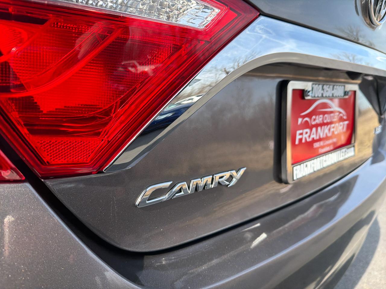 Toyota Camry 4dr Sdn I4 Auto XLE (Natl) 2015