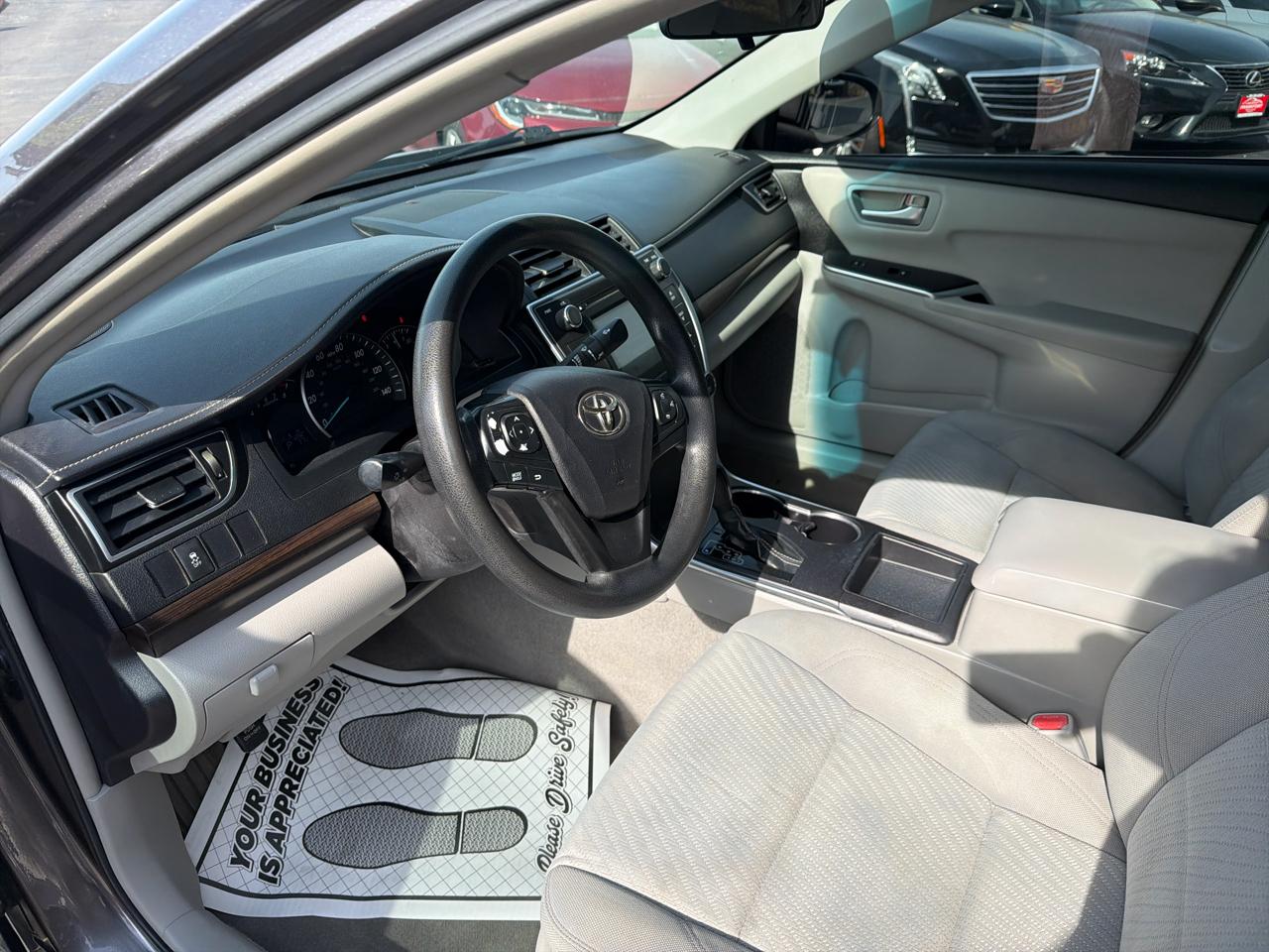 Toyota Camry 4dr Sdn I4 Auto XLE (Natl) 2015