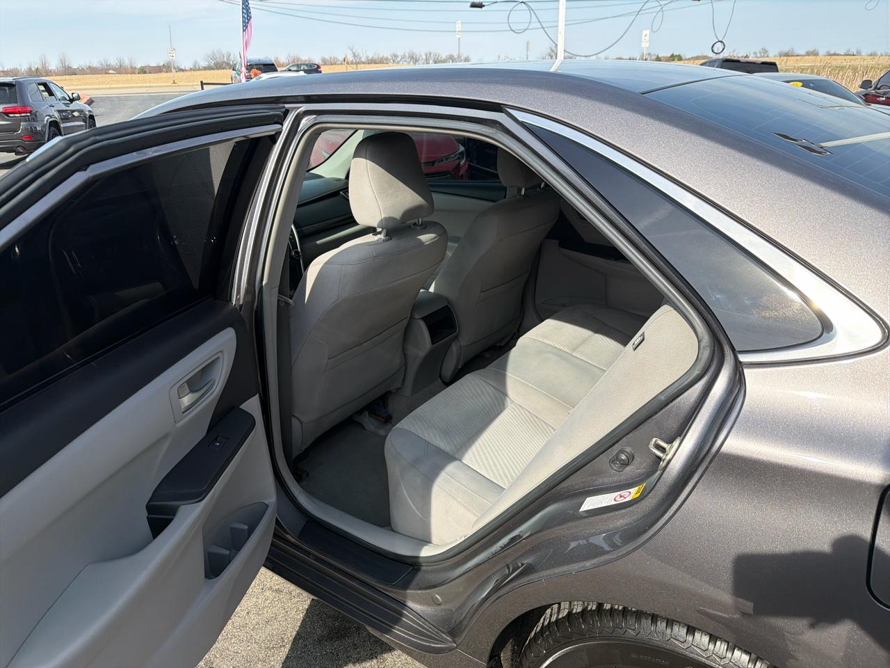 Toyota Camry 4dr Sdn I4 Auto XLE (Natl) 2015