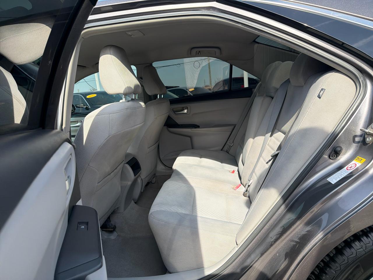 Toyota Camry 4dr Sdn I4 Auto XLE (Natl) 2015