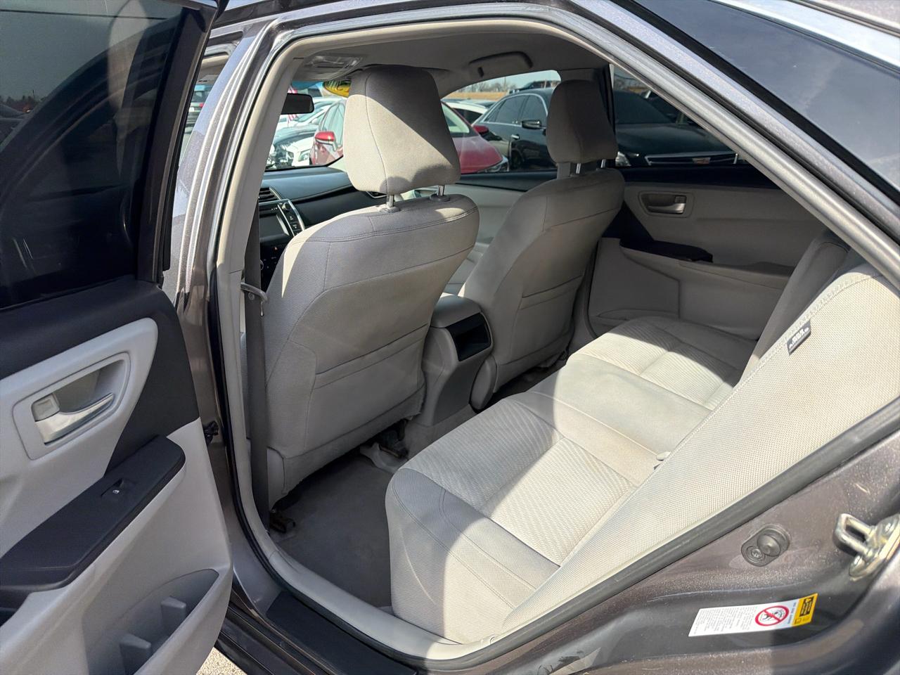 Toyota Camry 4dr Sdn I4 Auto XLE (Natl) 2015