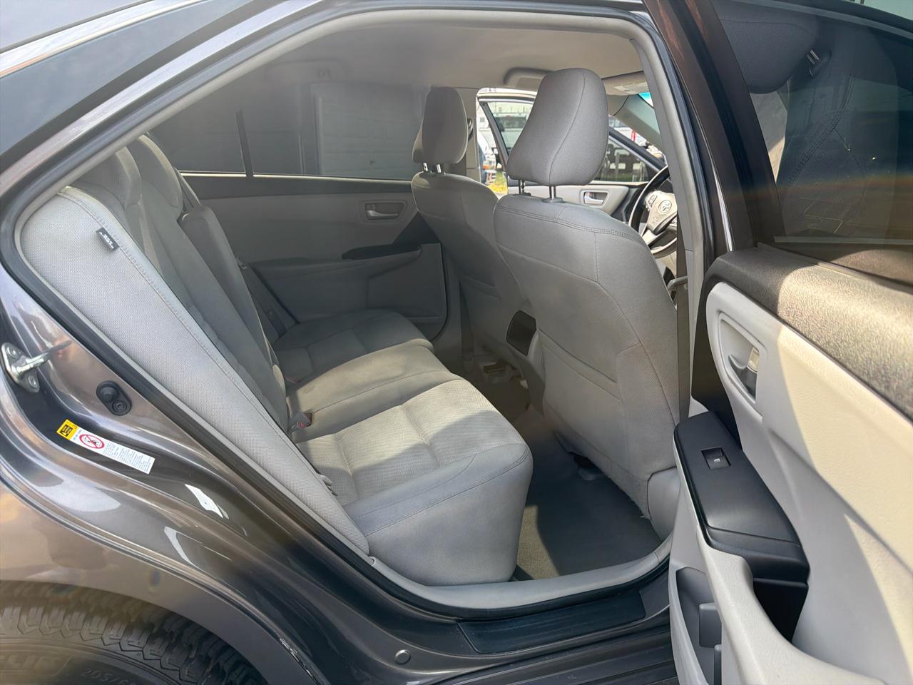 Toyota Camry 4dr Sdn I4 Auto XLE (Natl) 2015