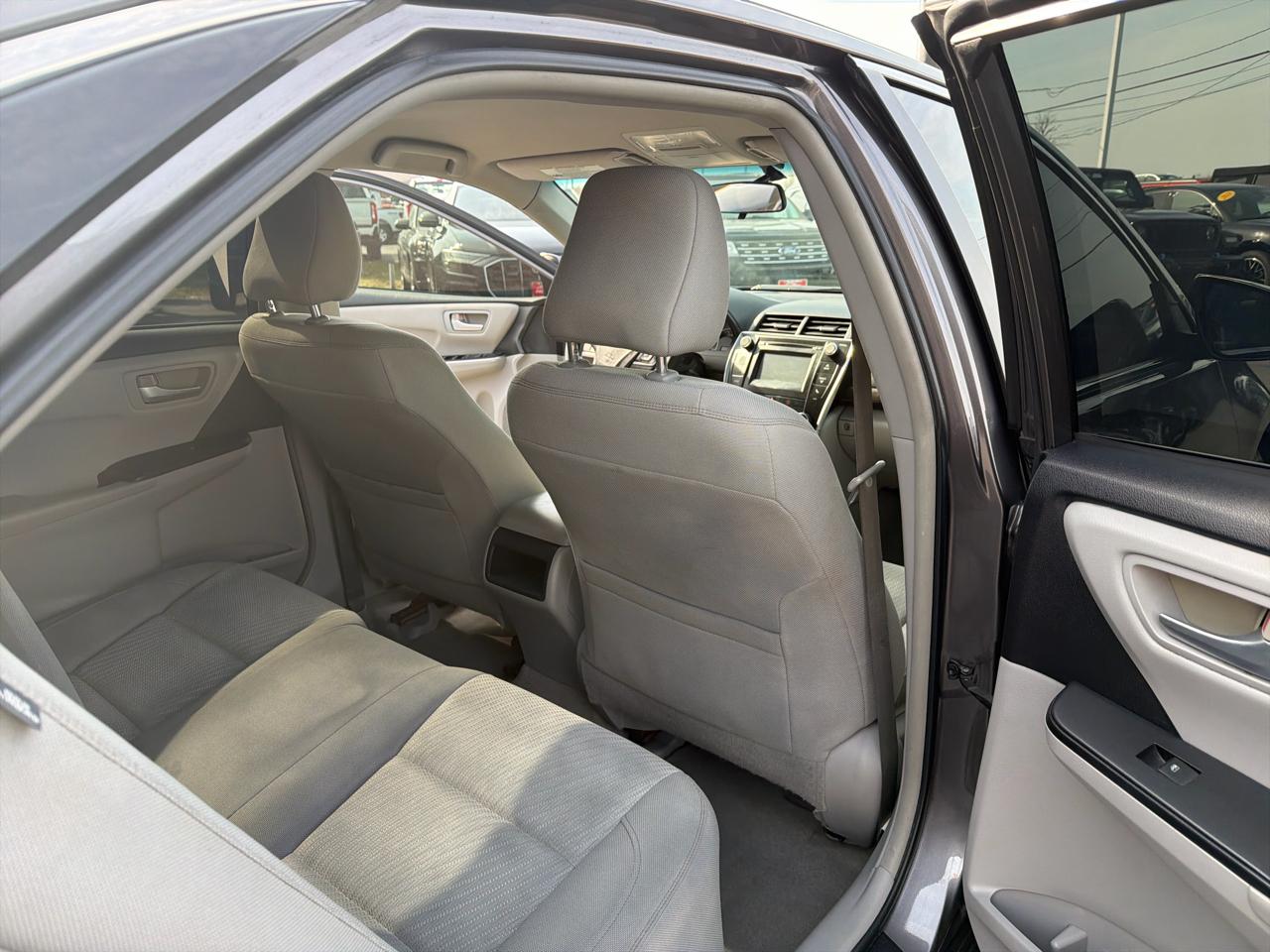 Toyota Camry 4dr Sdn I4 Auto XLE (Natl) 2015