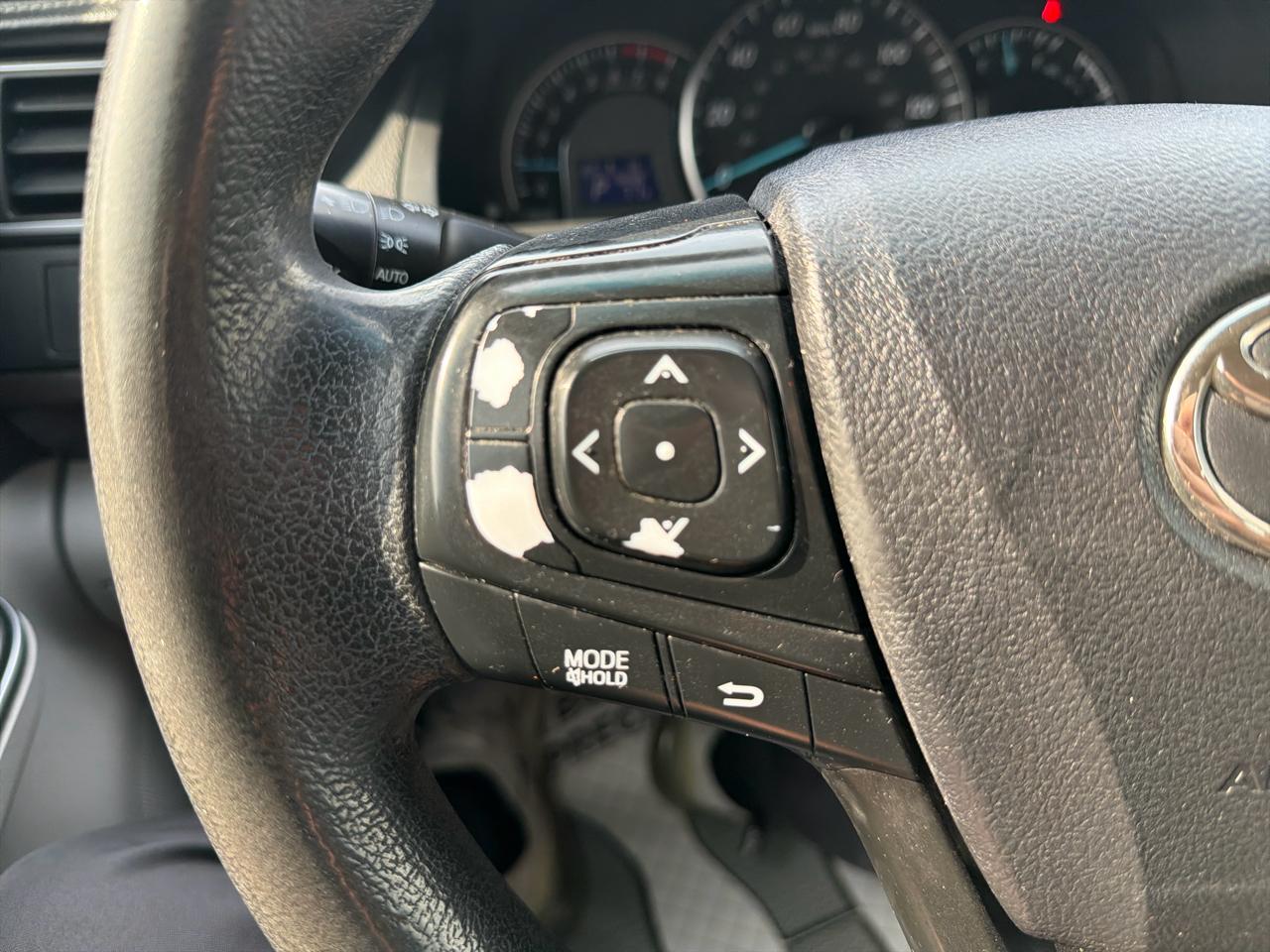 Toyota Camry 4dr Sdn I4 Auto XLE (Natl) 2015