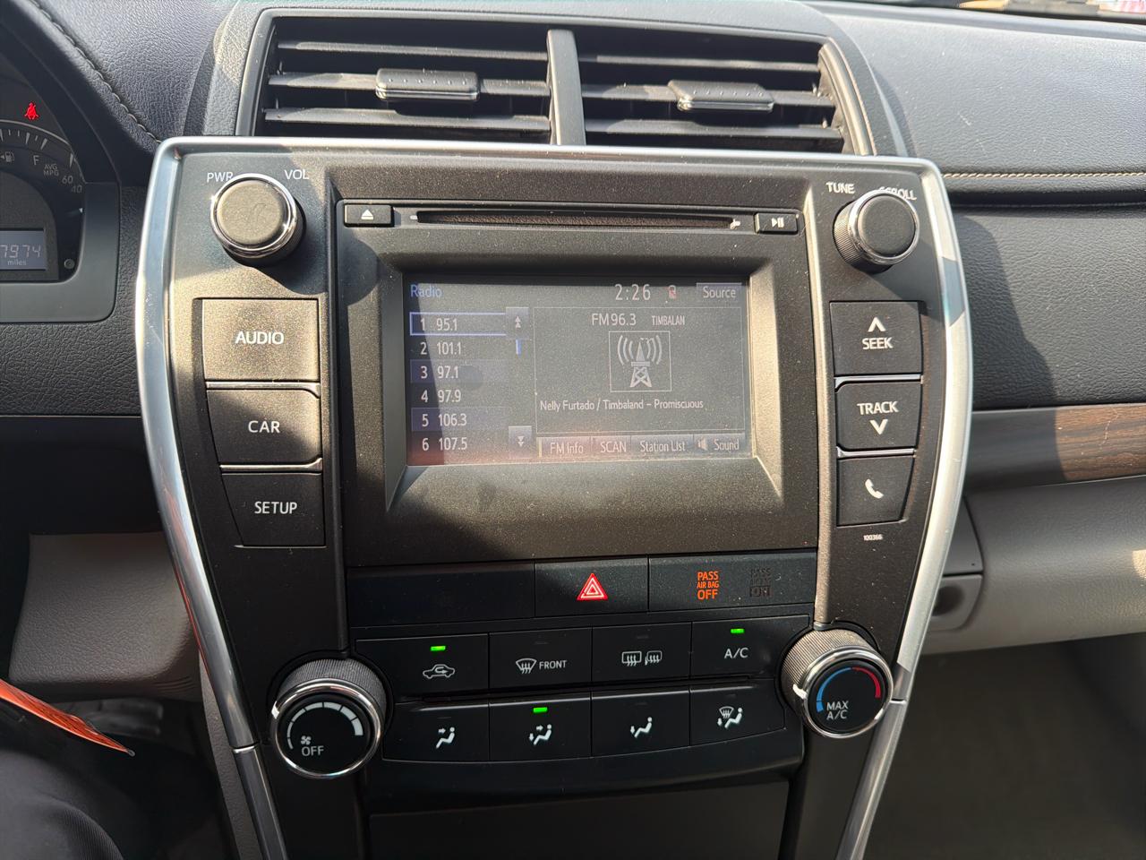 Toyota Camry 4dr Sdn I4 Auto XLE (Natl) 2015