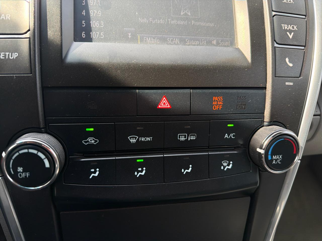 Toyota Camry 4dr Sdn I4 Auto XLE (Natl) 2015