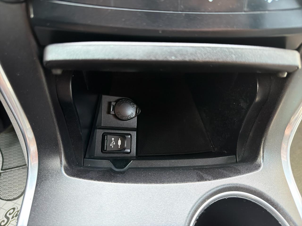 Toyota Camry 4dr Sdn I4 Auto XLE (Natl) 2015