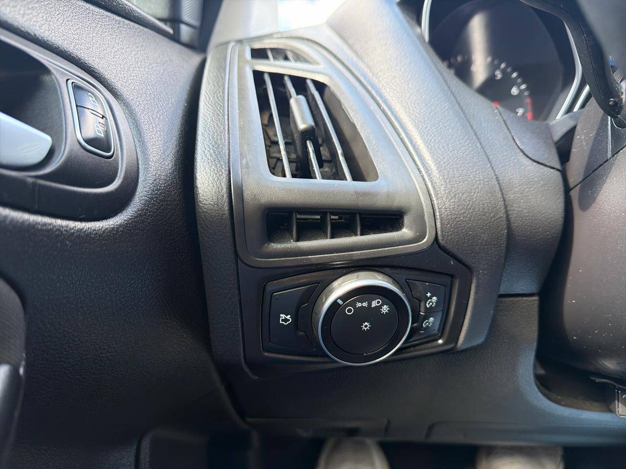 Ford Focus 5dr HB SE 2016