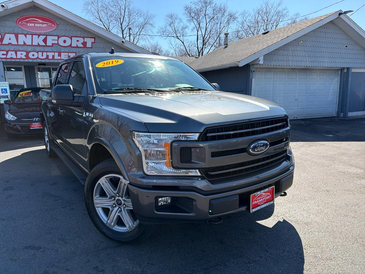 Ford F-150 4WD SuperCab 145" XLT 2019