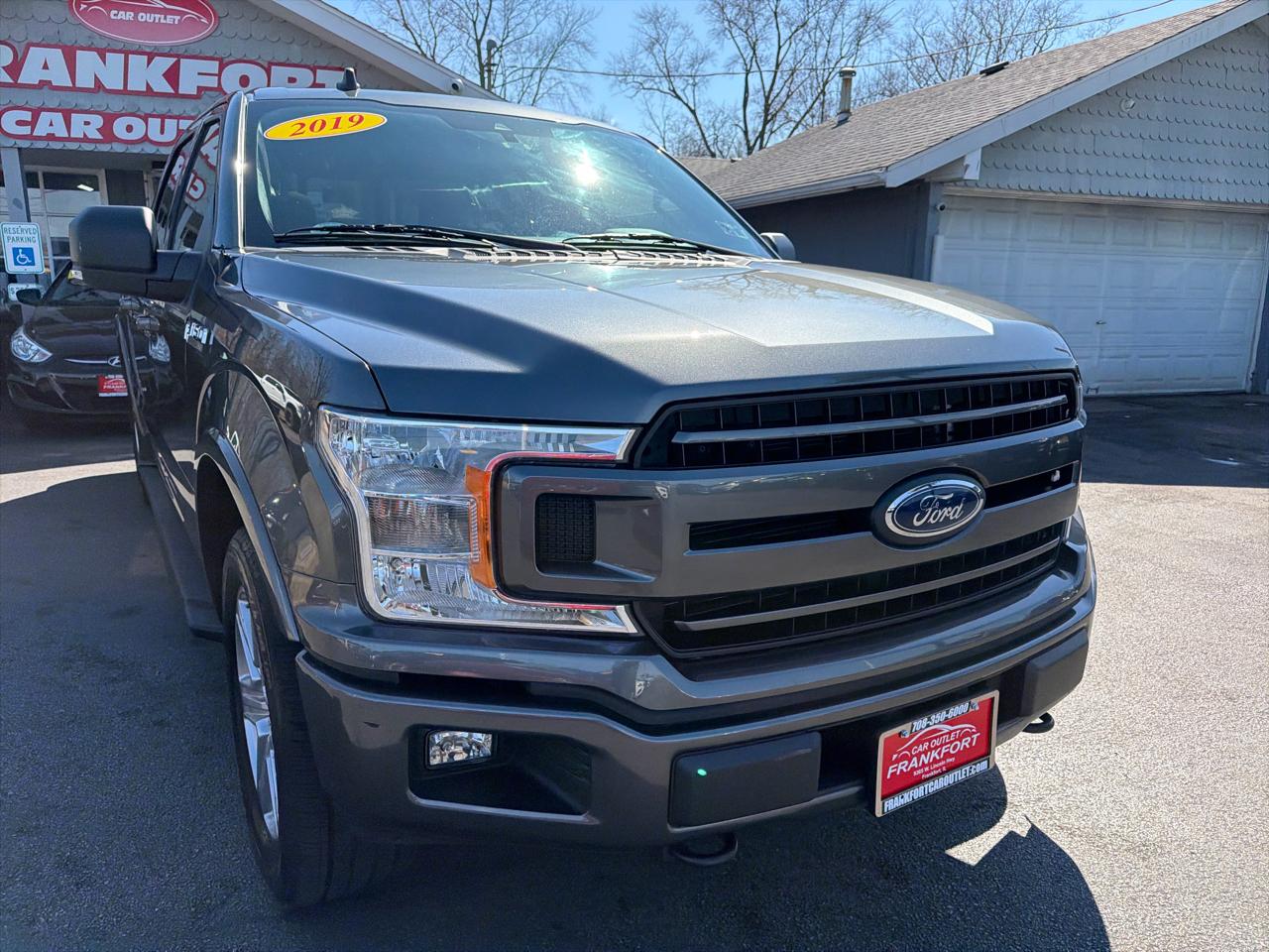 Ford F-150 4WD SuperCab 145" XLT 2019
