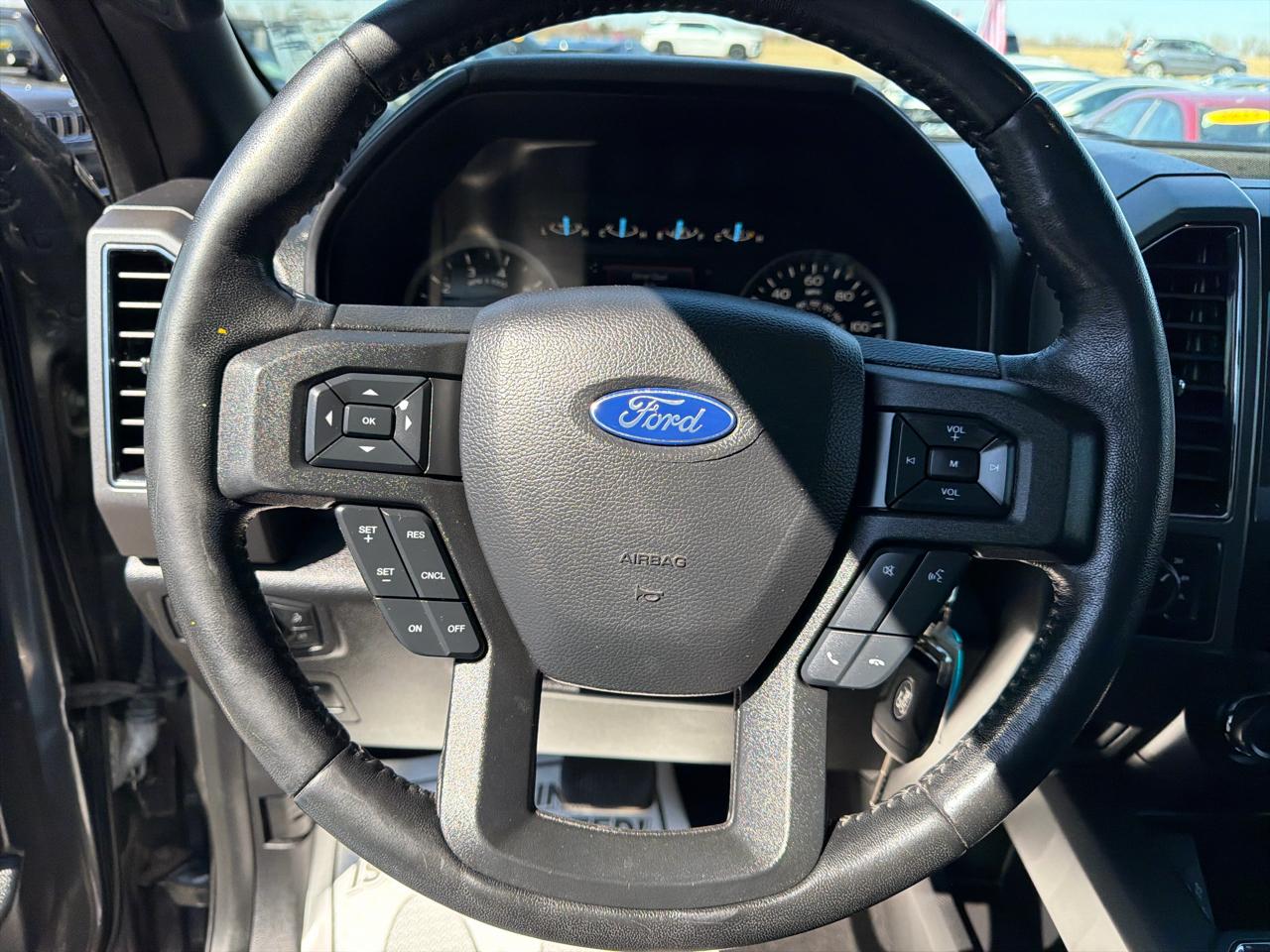 Ford F-150 4WD SuperCab 145" XLT 2019