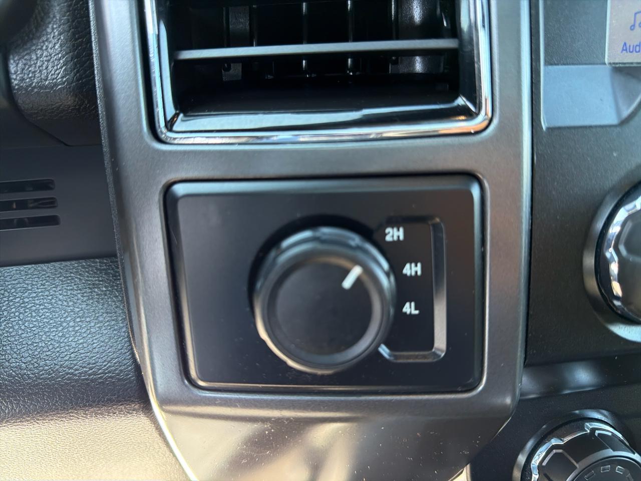 Ford F-150 4WD SuperCab 145" XLT 2019