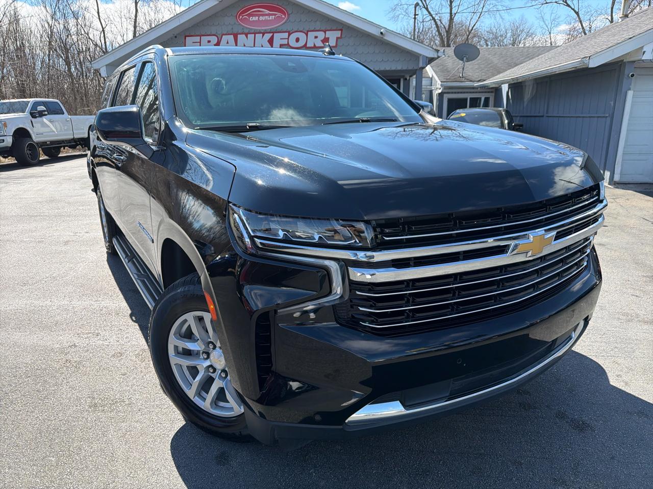 Chevrolet Suburban 4WD 4dr LT 2023