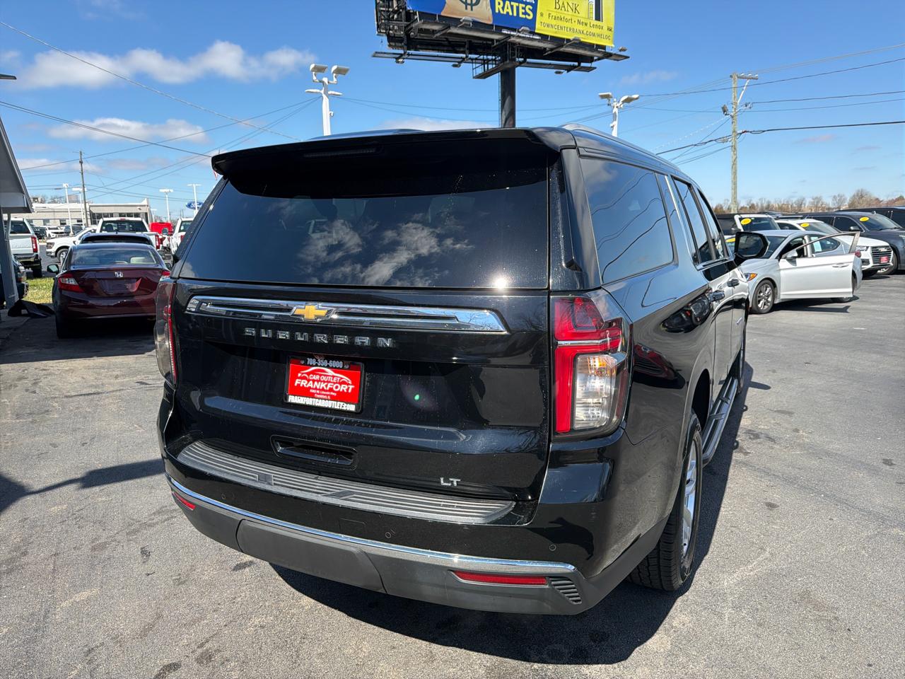 Chevrolet Suburban 4WD 4dr LT 2023