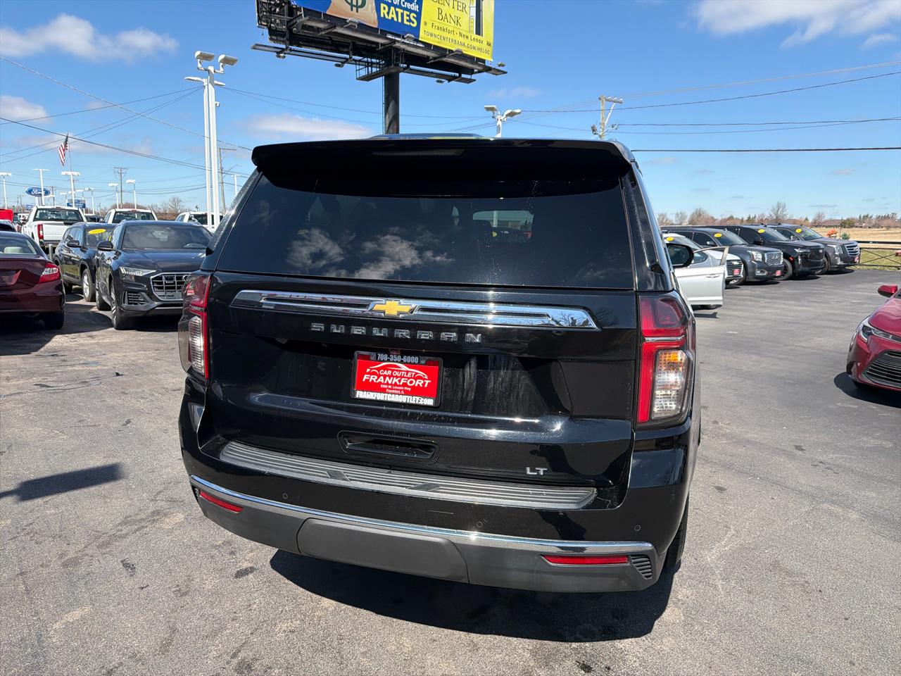 Chevrolet Suburban 4WD 4dr LT 2023