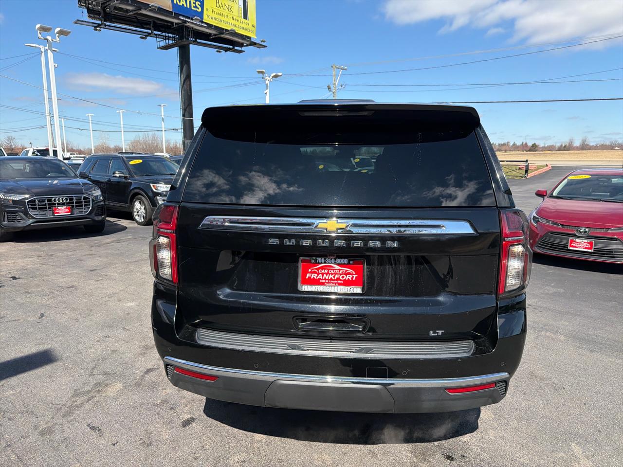 Chevrolet Suburban 4WD 4dr LT 2023