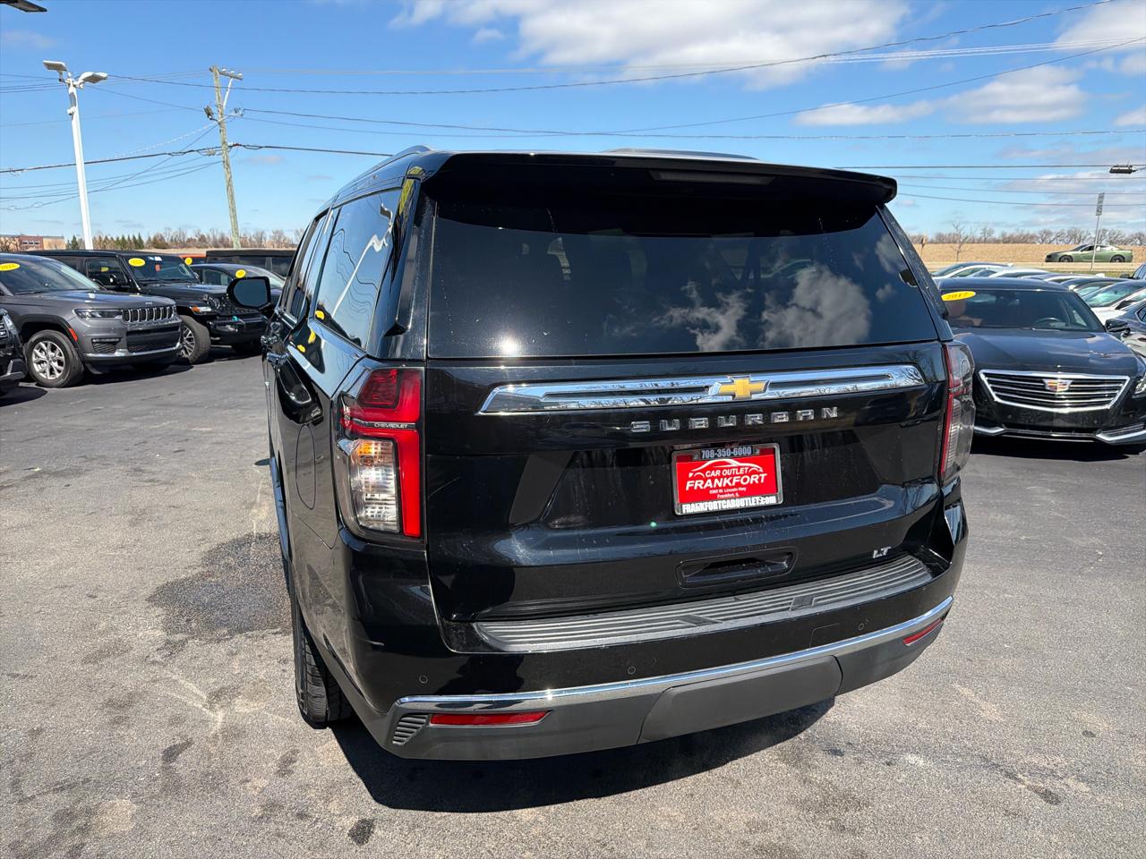 Chevrolet Suburban 4WD 4dr LT 2023