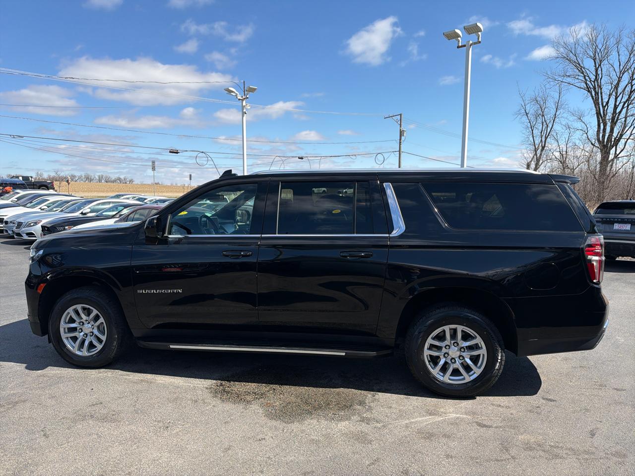 Chevrolet Suburban 4WD 4dr LT 2023