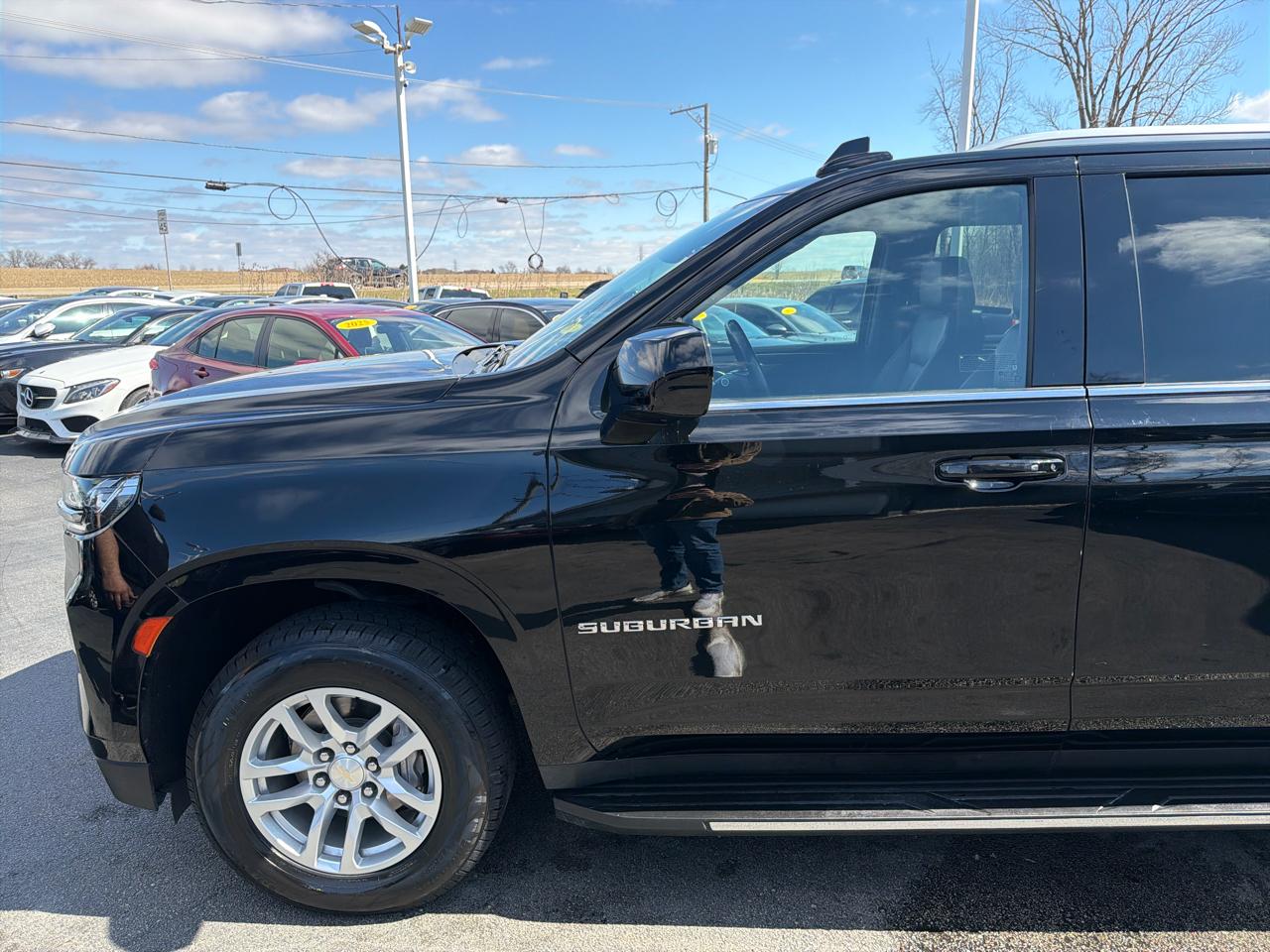 Chevrolet Suburban 4WD 4dr LT 2023