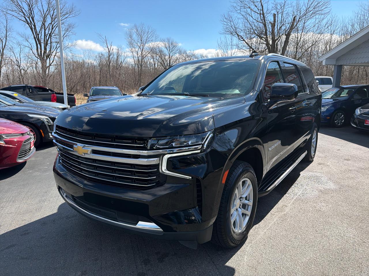 Chevrolet Suburban 4WD 4dr LT 2023