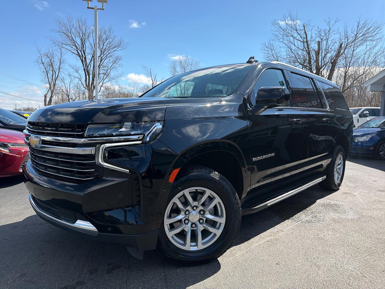 Chevrolet Suburban 4WD 4dr LT 2023