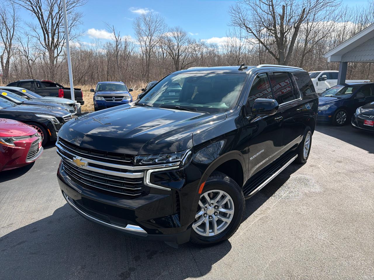 Chevrolet Suburban 4WD 4dr LT 2023