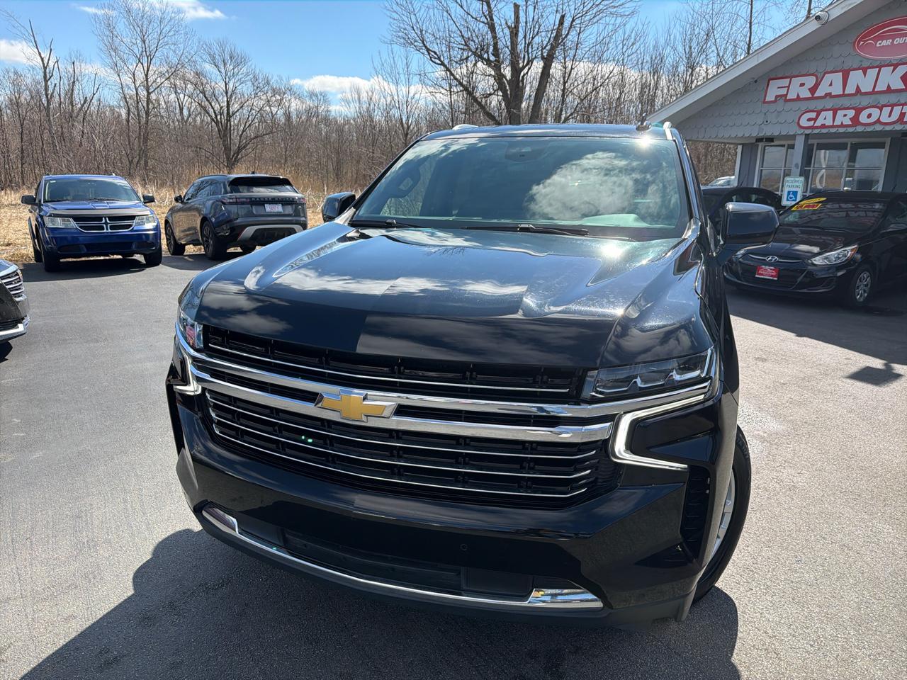 Chevrolet Suburban 4WD 4dr LT 2023