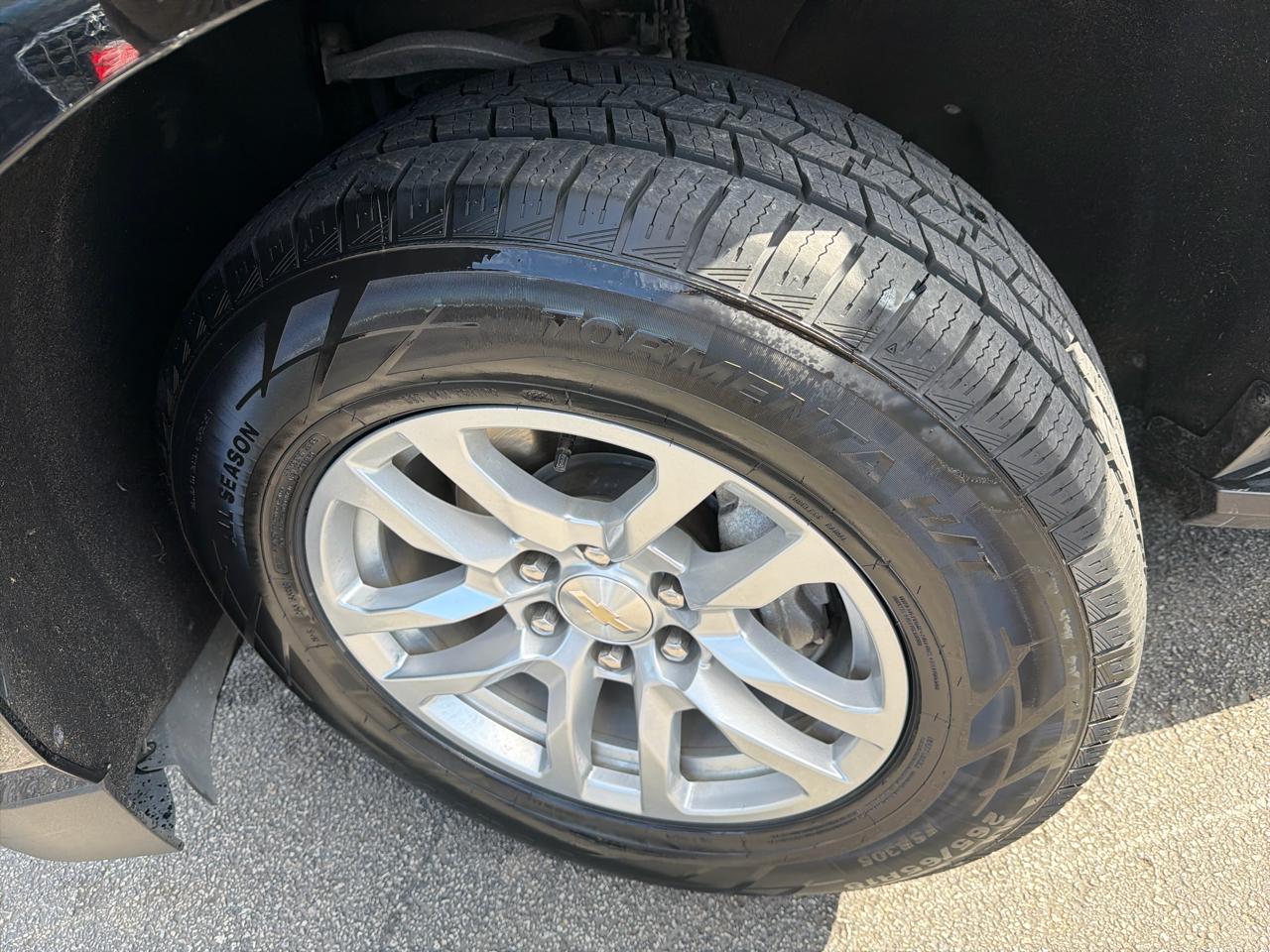 Chevrolet Suburban 4WD 4dr LT 2023