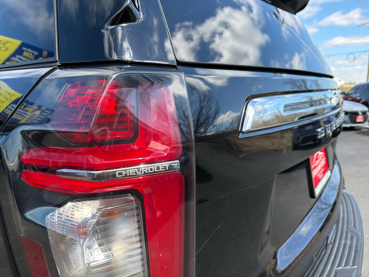 Chevrolet Suburban 4WD 4dr LT 2023