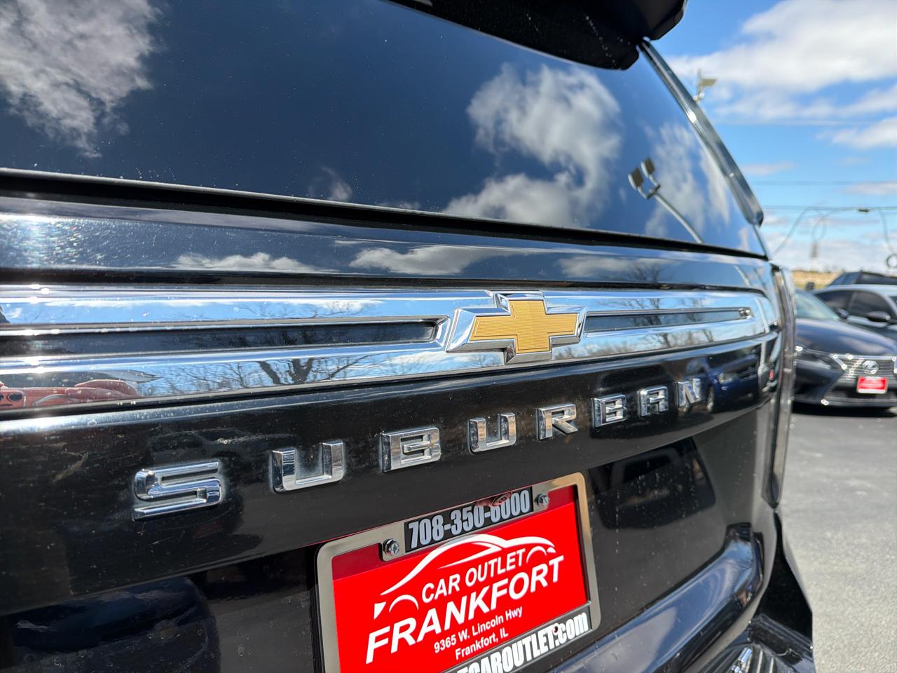 Chevrolet Suburban 4WD 4dr LT 2023