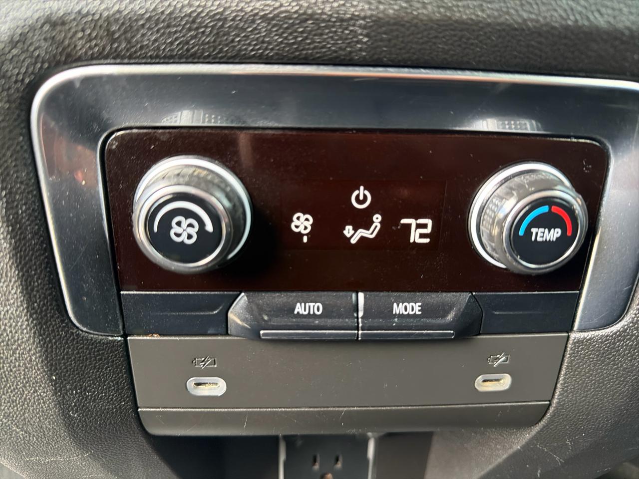 Chevrolet Suburban 4WD 4dr LT 2023