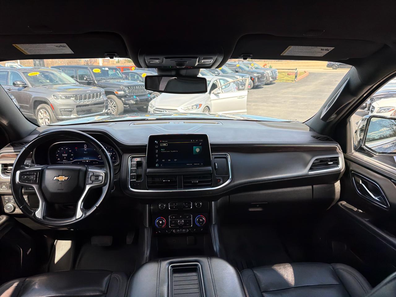 Chevrolet Suburban 4WD 4dr LT 2023