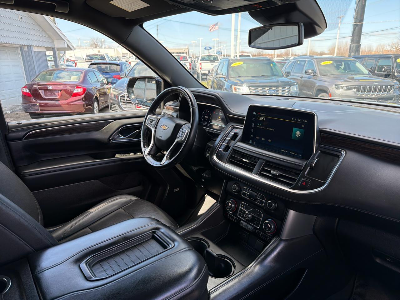 Chevrolet Suburban 4WD 4dr LT 2023