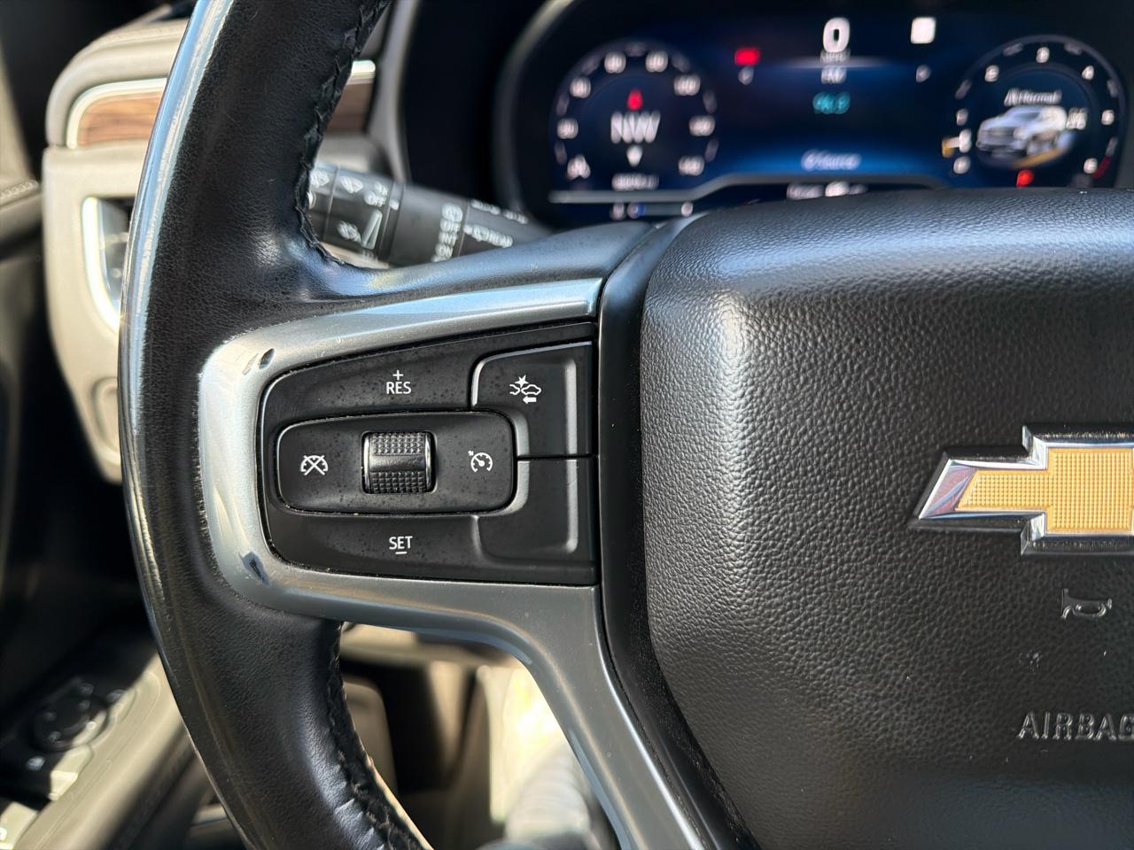 Chevrolet Suburban 4WD 4dr LT 2023