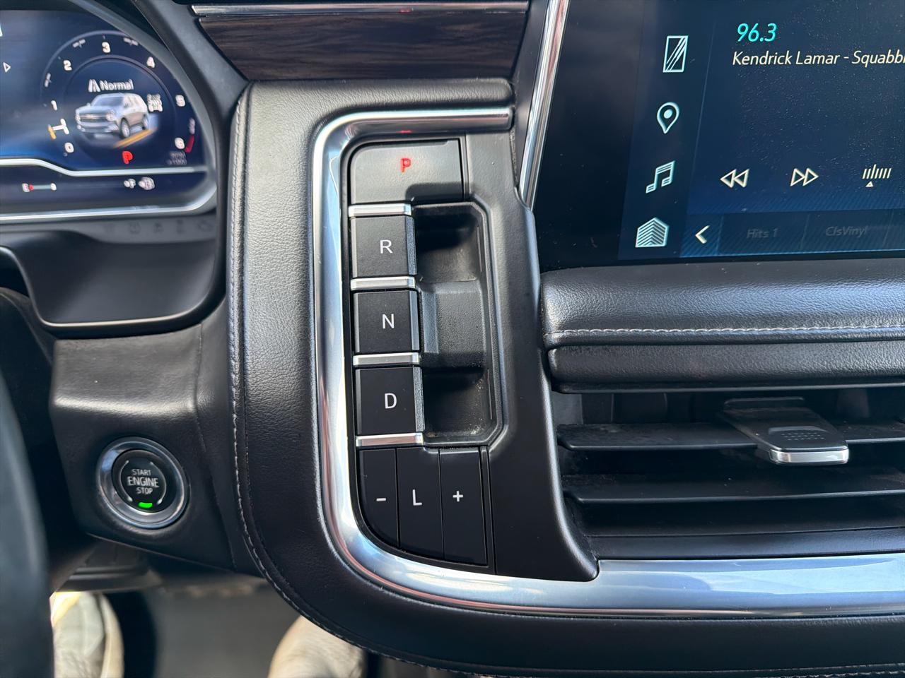 Chevrolet Suburban 4WD 4dr LT 2023