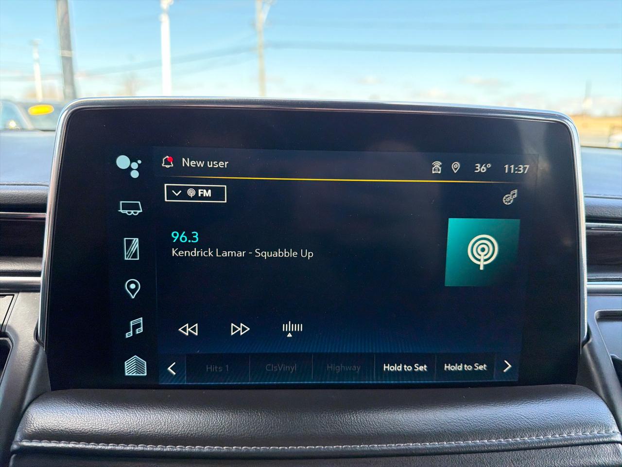 Chevrolet Suburban 4WD 4dr LT 2023