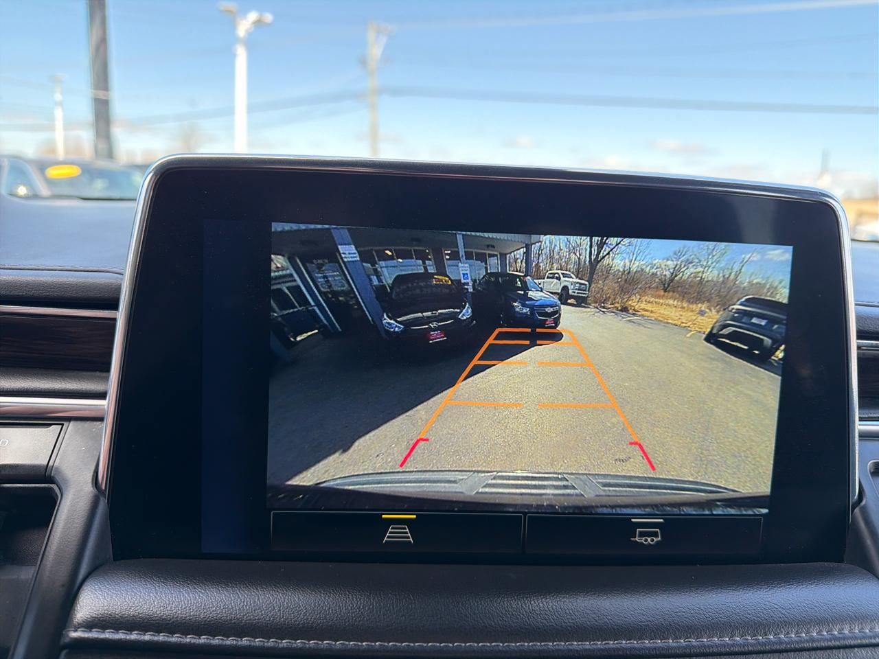 Chevrolet Suburban 4WD 4dr LT 2023