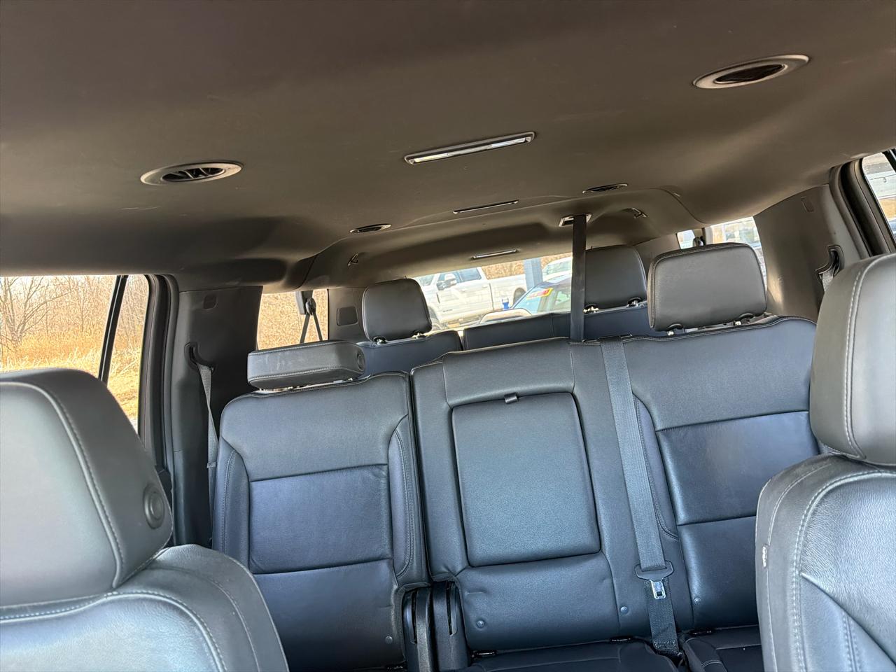 Chevrolet Suburban 4WD 4dr LT 2023