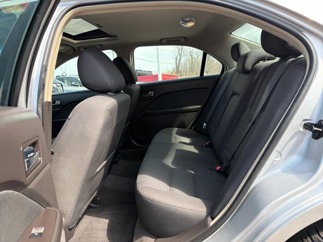 Ford Fusion 4dr Sdn SE FWD 2011