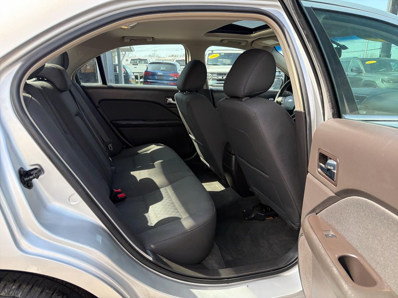 Ford Fusion 4dr Sdn SE FWD 2011